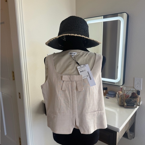 Vigoss Tops - Nordstrom Cream Top with Bow Accent